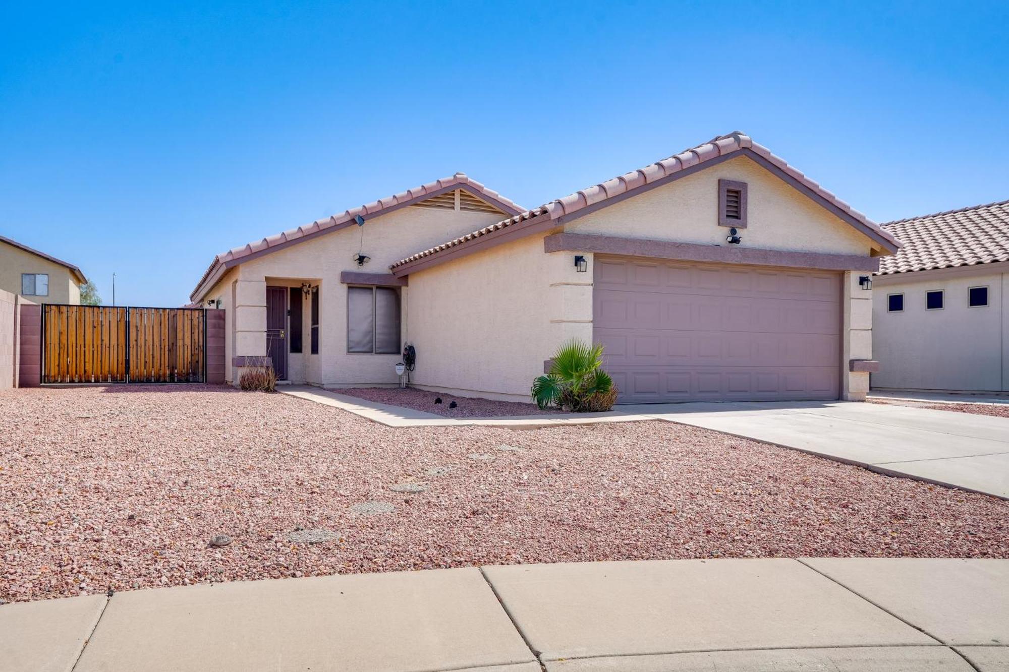 Avondale Retreat With Grill - 15 Mi To Phoenix! エクステリア 写真
