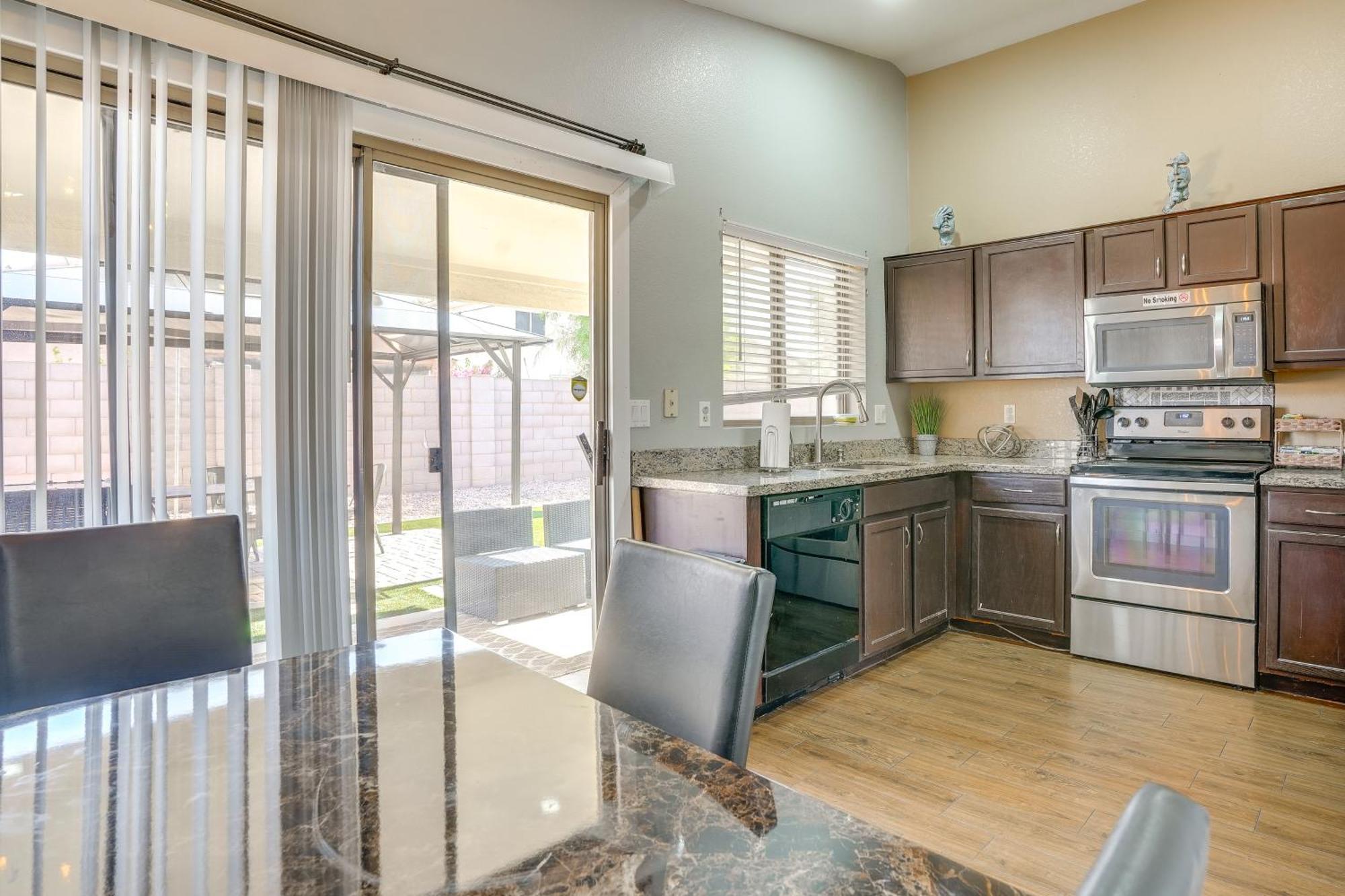 Avondale Retreat With Grill - 15 Mi To Phoenix! エクステリア 写真